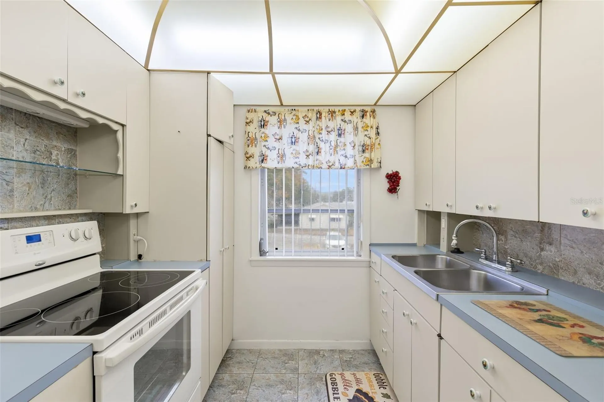 3275 37th Way S St Petersburg FL 33711