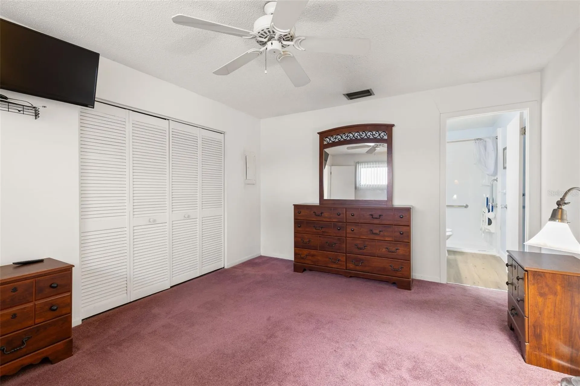 3275 37th Way S St Petersburg FL 33711