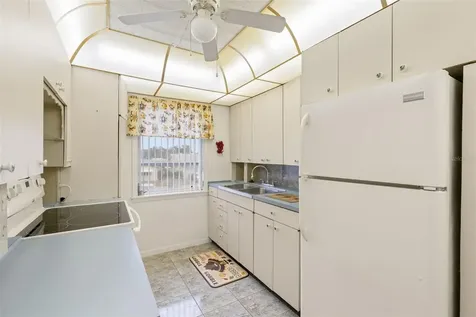 3275 37th Way S St Petersburg FL 33711