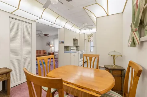 3275 37th Way S St Petersburg FL 33711