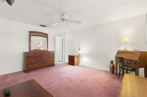 3275 37th Way S St Petersburg FL 33711