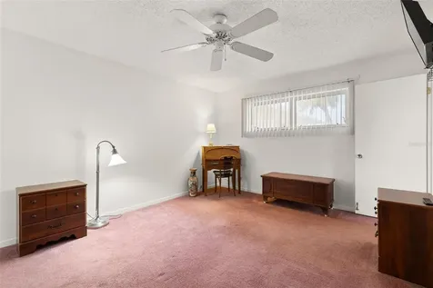 3275 37th Way S St Petersburg FL 33711