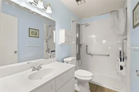 3275 37th Way S St Petersburg FL 33711