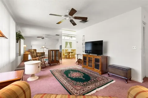 3275 37th Way S St Petersburg FL 33711