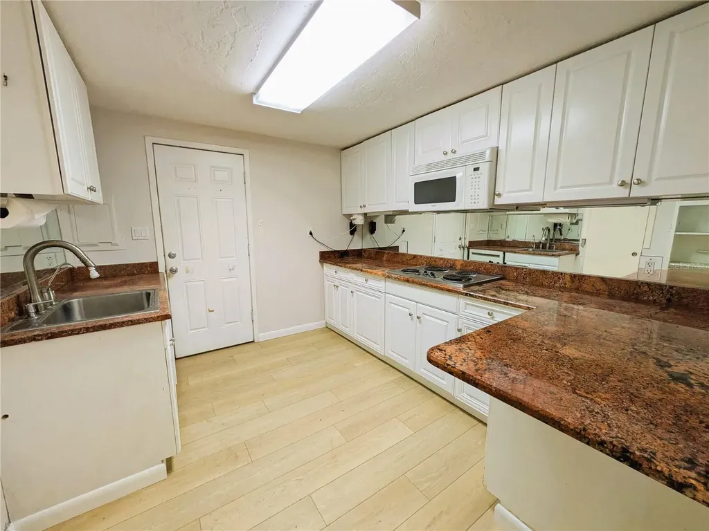 4554 Cooper Road Sarasota FL 34232