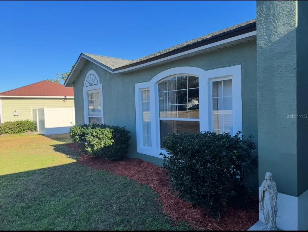 10 Squirrel Place Palm Coast FL 32164