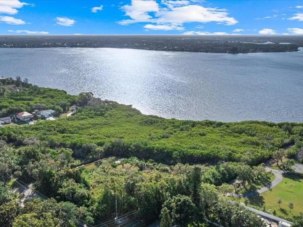 620 Leffingwell Avenue Ellenton FL 34222