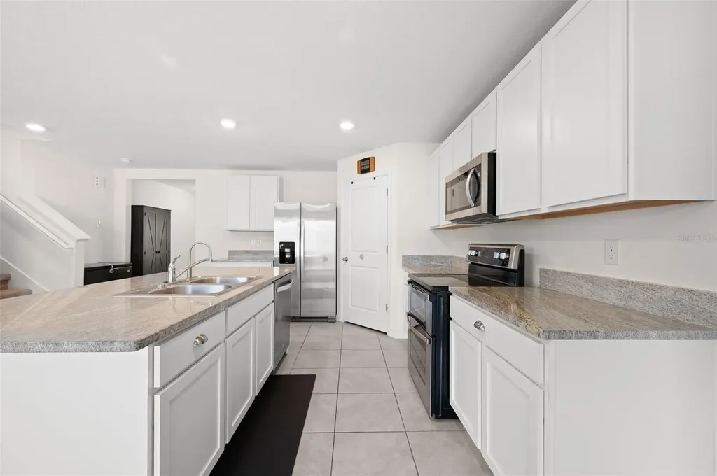2131 NW 247th Drive Newberry FL 32669