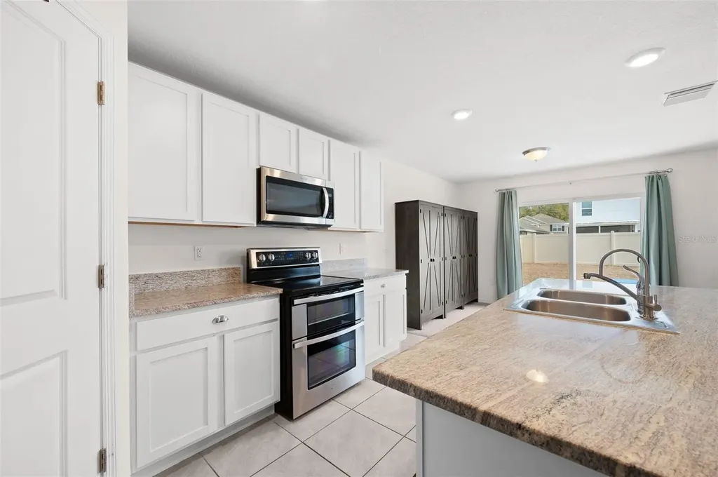 2131 NW 247th Drive Newberry FL 32669