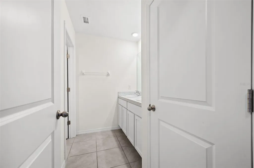 2131 NW 247th Drive Newberry FL 32669