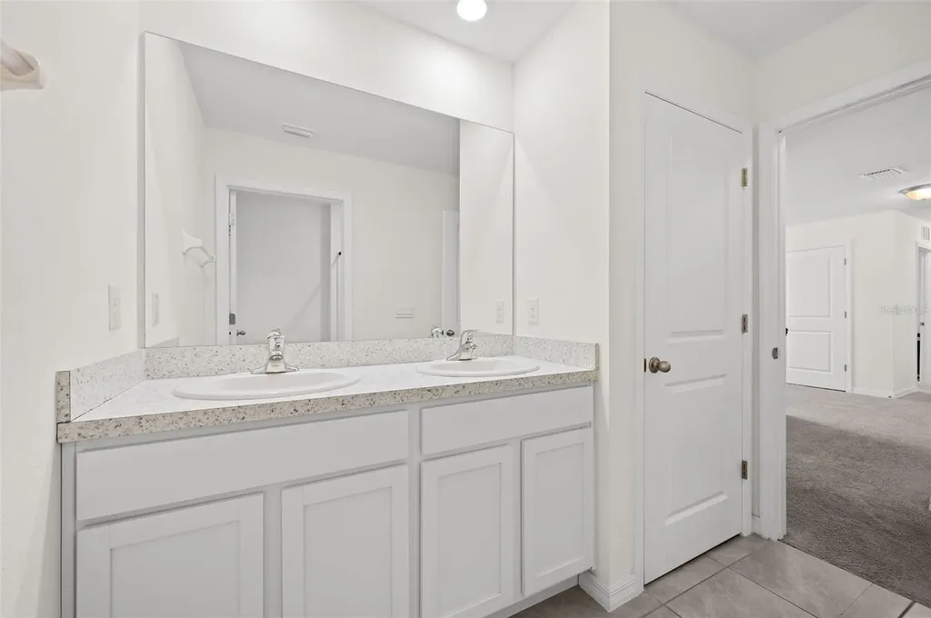 2131 NW 247th Drive Newberry FL 32669