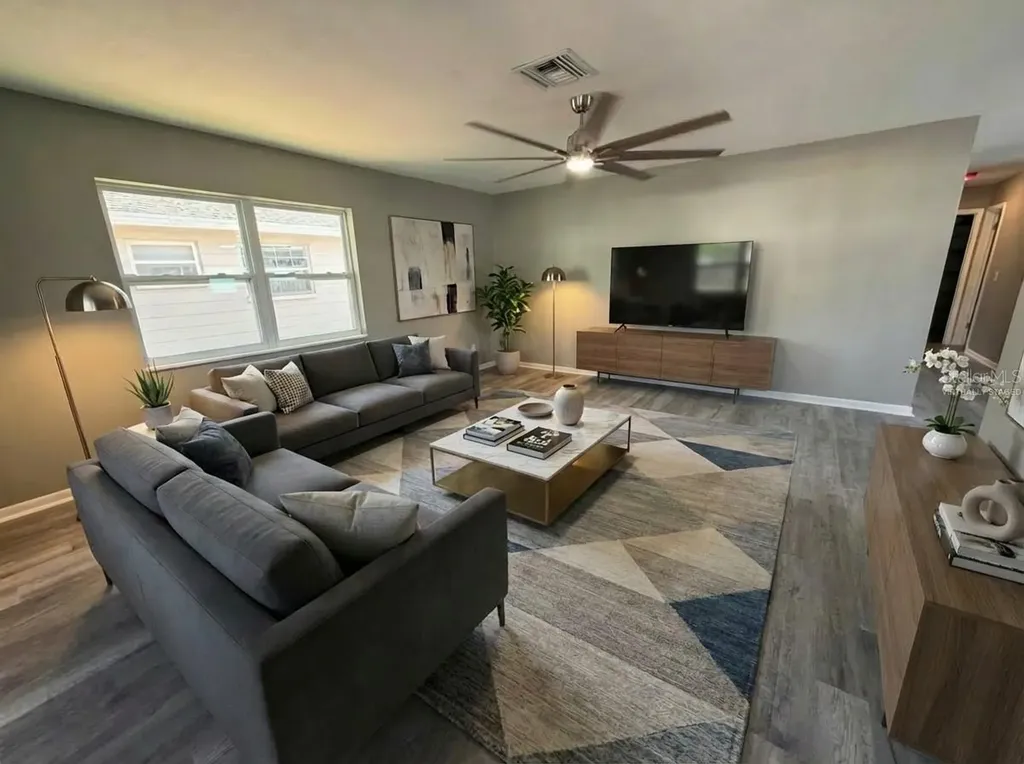 130 42nd Avenue N St Petersburg FL 33703