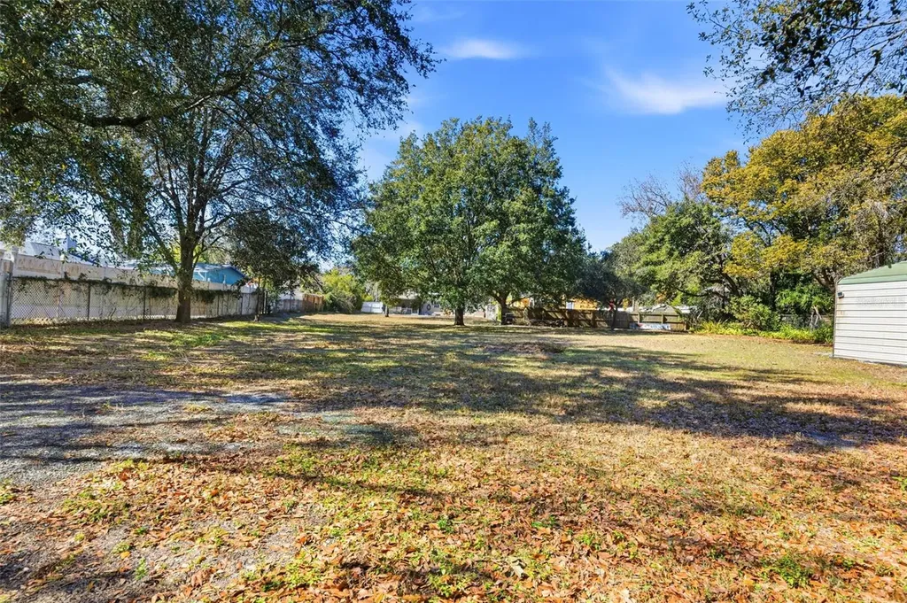 10405 N Woodmere Road Tampa FL 33617