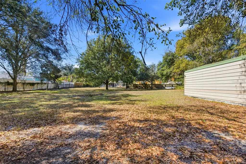 10405 N Woodmere Road Tampa FL 33617