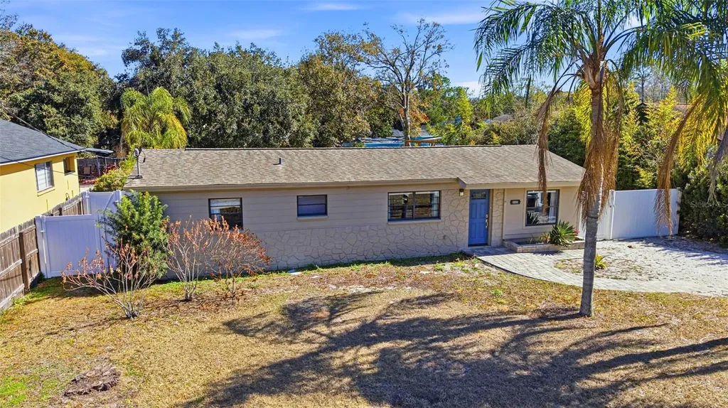 10405 N Woodmere Road Tampa FL 33617