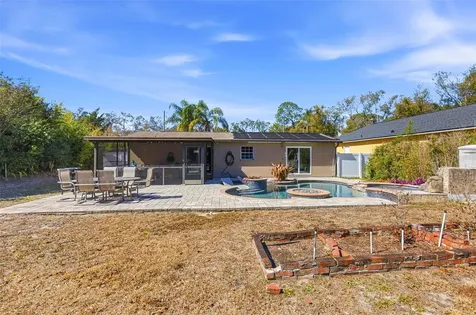 10405 N Woodmere Road Tampa FL 33617