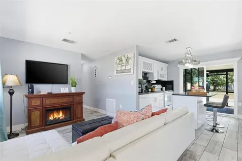 10405 N Woodmere Road Tampa FL 33617