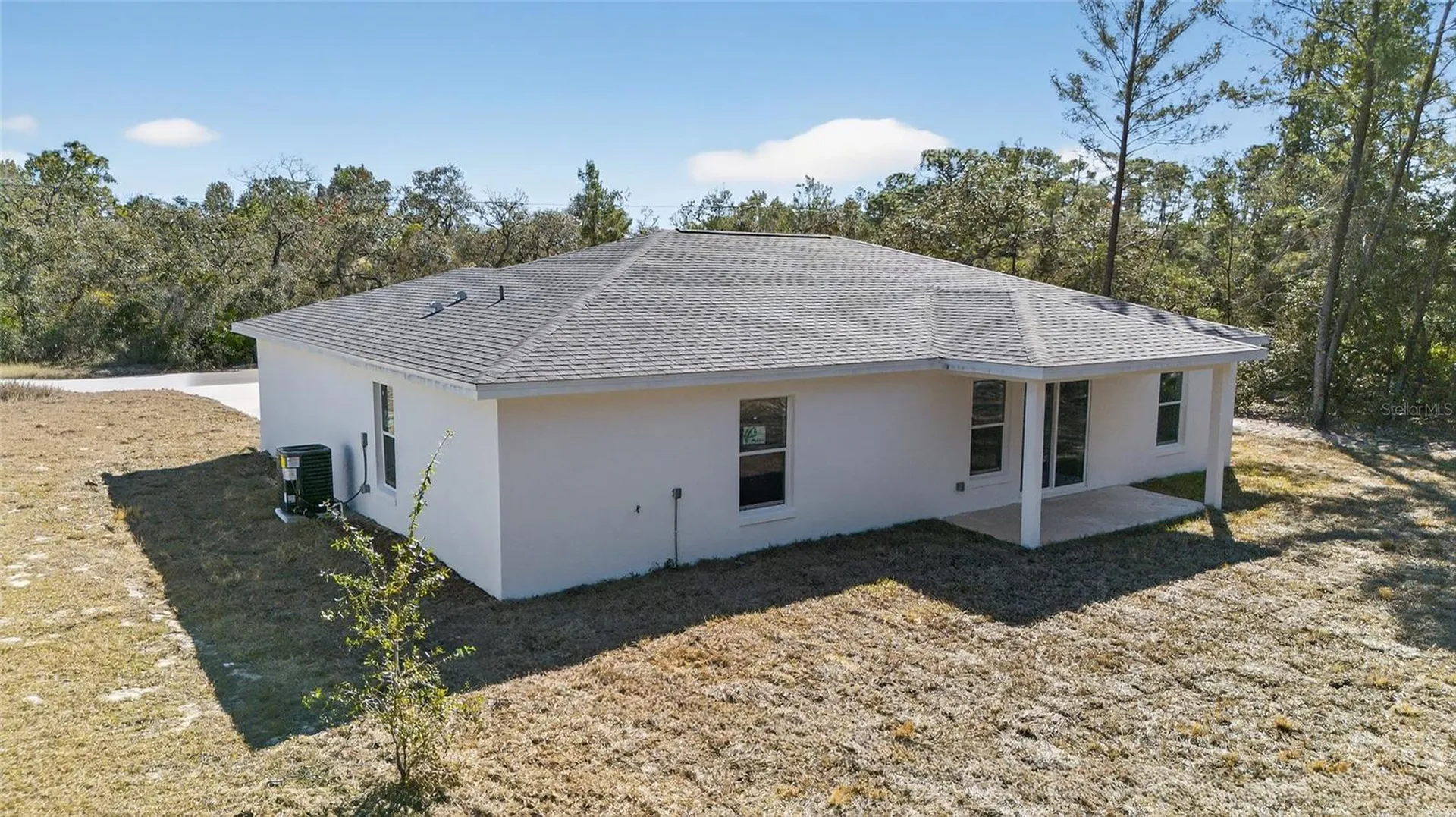 12 Malauka Pass Ocklawaha FL 32179