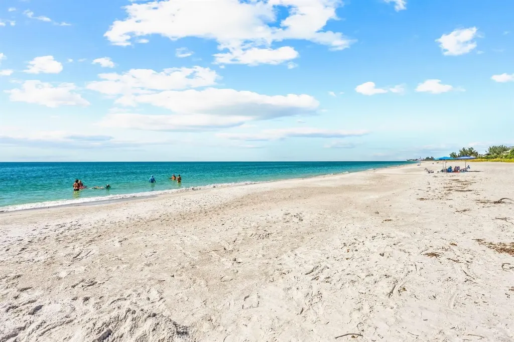578 - 580 Companion Way Longboat Key FL 34228