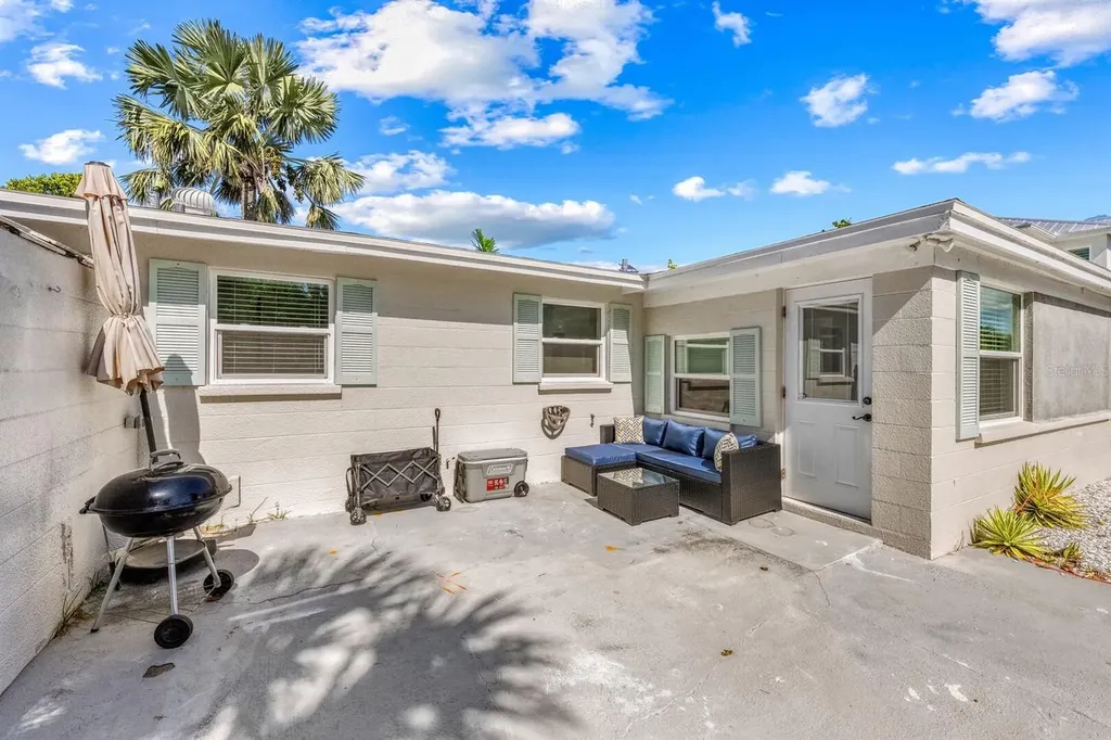578 - 580 Companion Way Longboat Key FL 34228