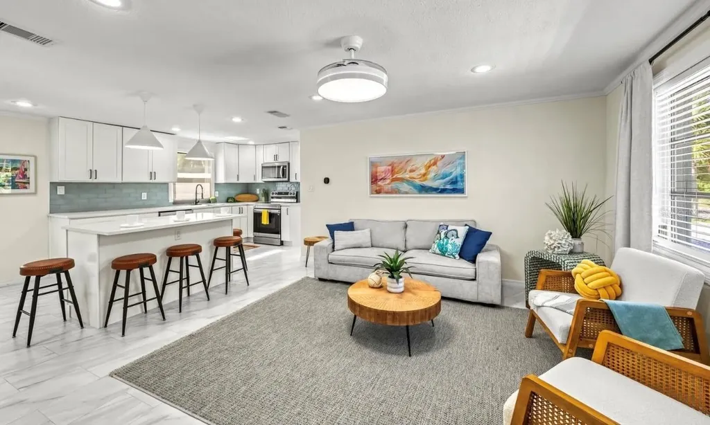 578 - 580 Companion Way Longboat Key FL 34228
