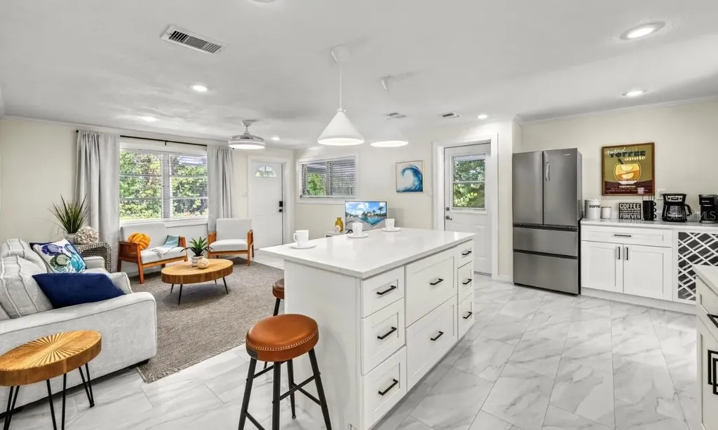 578 - 580 Companion Way Longboat Key FL 34228