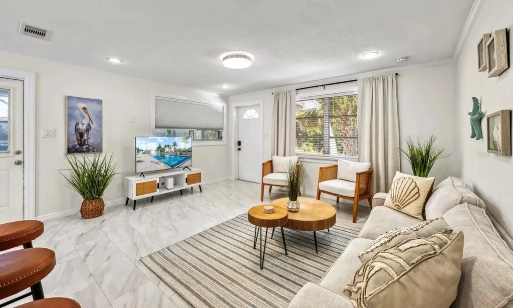 578 - 580 Companion Way Longboat Key FL 34228