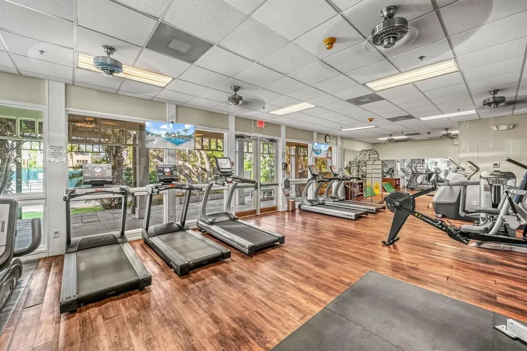578 - 580 Companion Way Longboat Key FL 34228