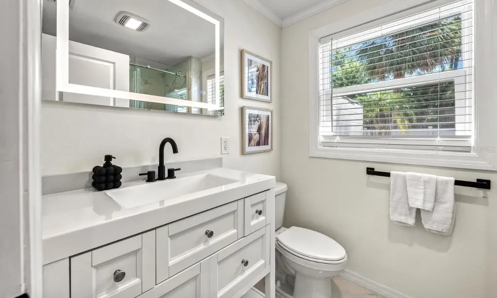 578 - 580 Companion Way Longboat Key FL 34228