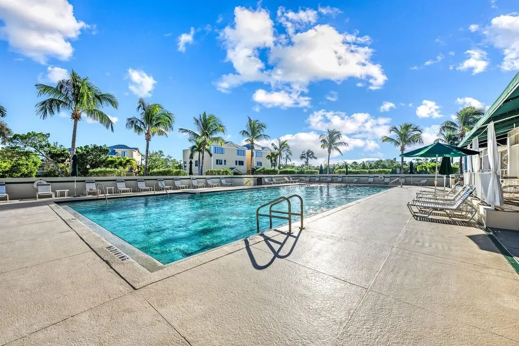 578 - 580 Companion Way Longboat Key FL 34228