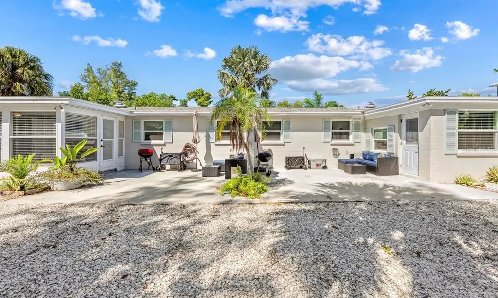 578 - 580 Companion Way Longboat Key FL 34228