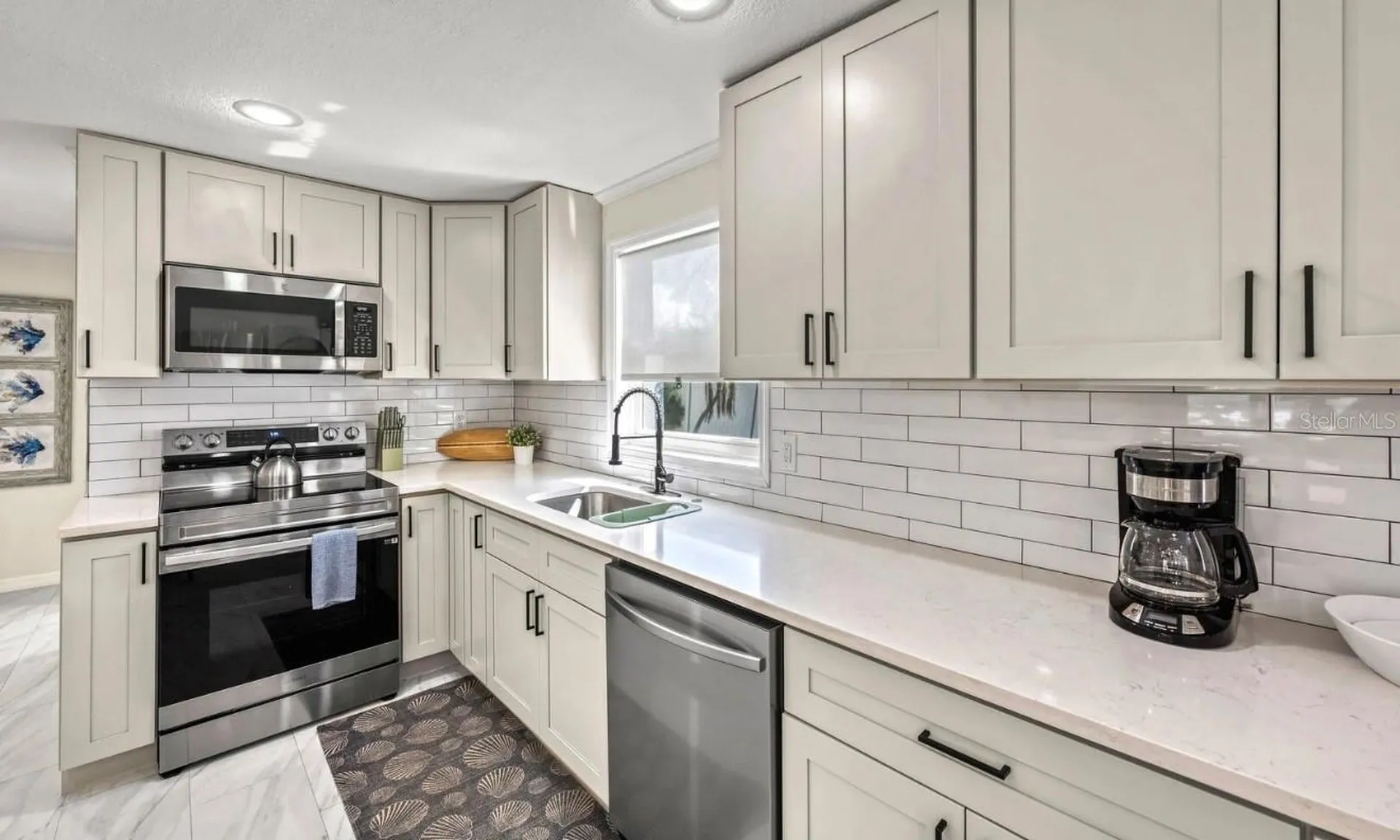 578 - 580 Companion Way Longboat Key FL 34228