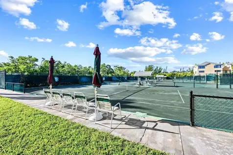 578 - 580 Companion Way Longboat Key FL 34228