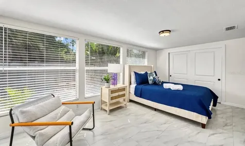 578 - 580 Companion Way Longboat Key FL 34228