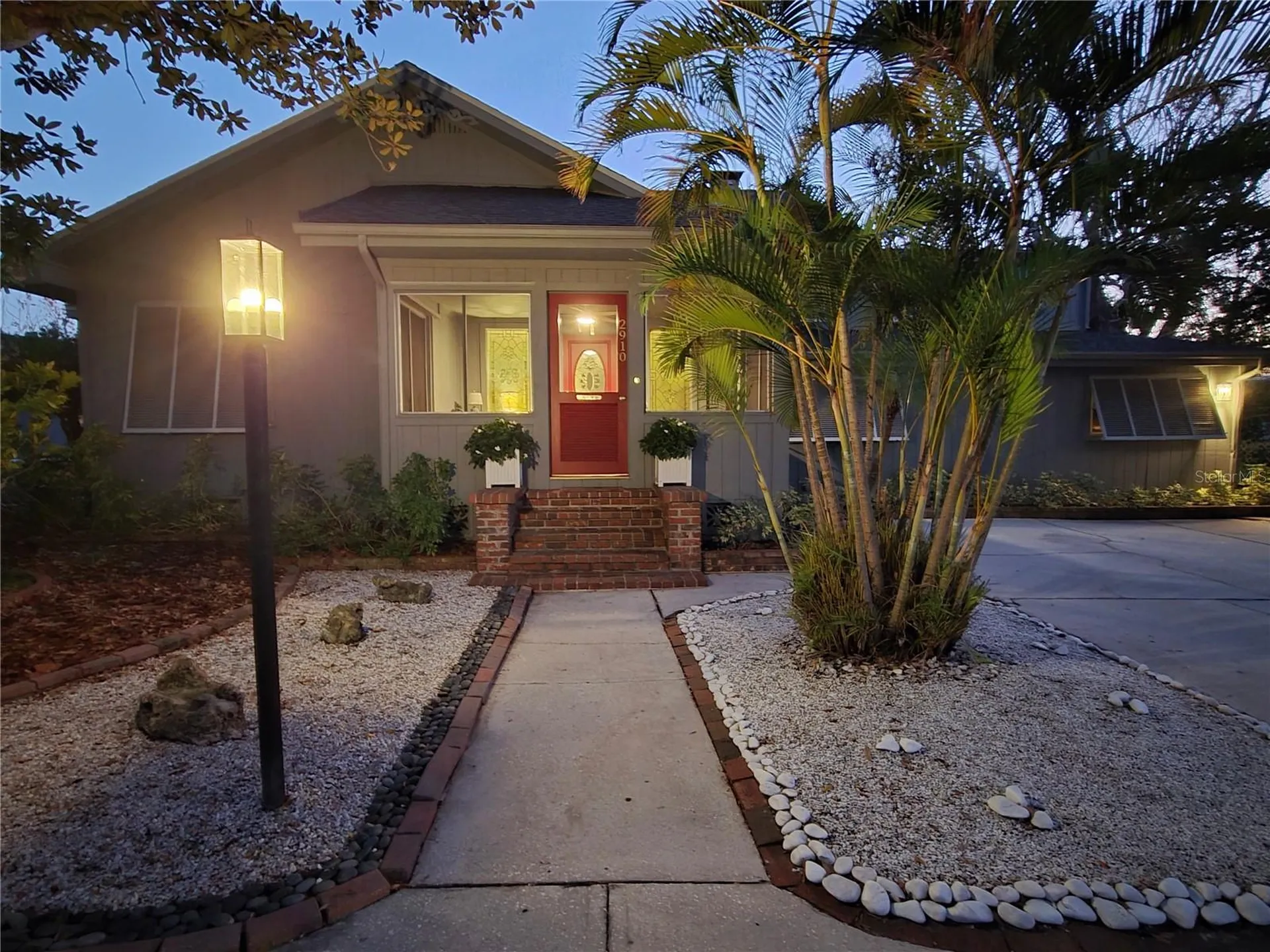 2910 11th Avenue N St Petersburg FL 33713