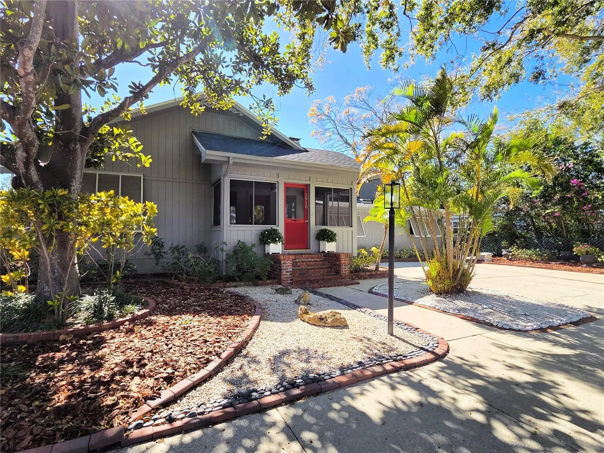 2910 11th Avenue N St Petersburg FL 33713