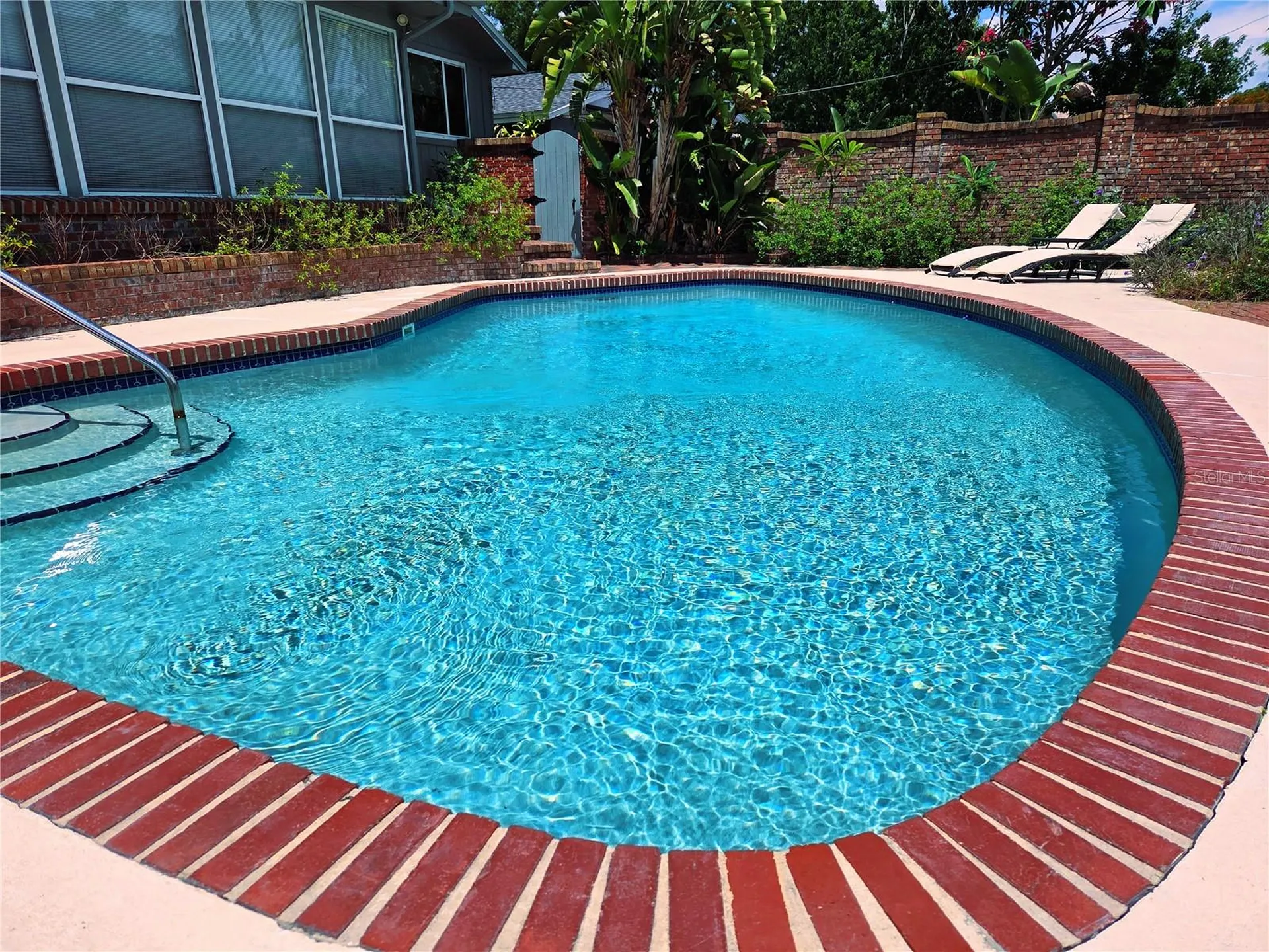 2910 11th Avenue N St Petersburg FL 33713