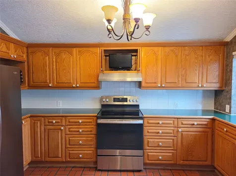 2910 11th Avenue N St Petersburg FL 33713
