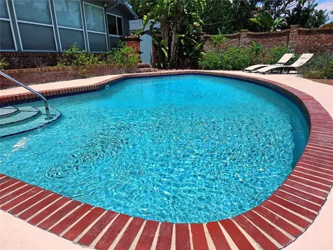 2910 11th Avenue N St Petersburg FL 33713
