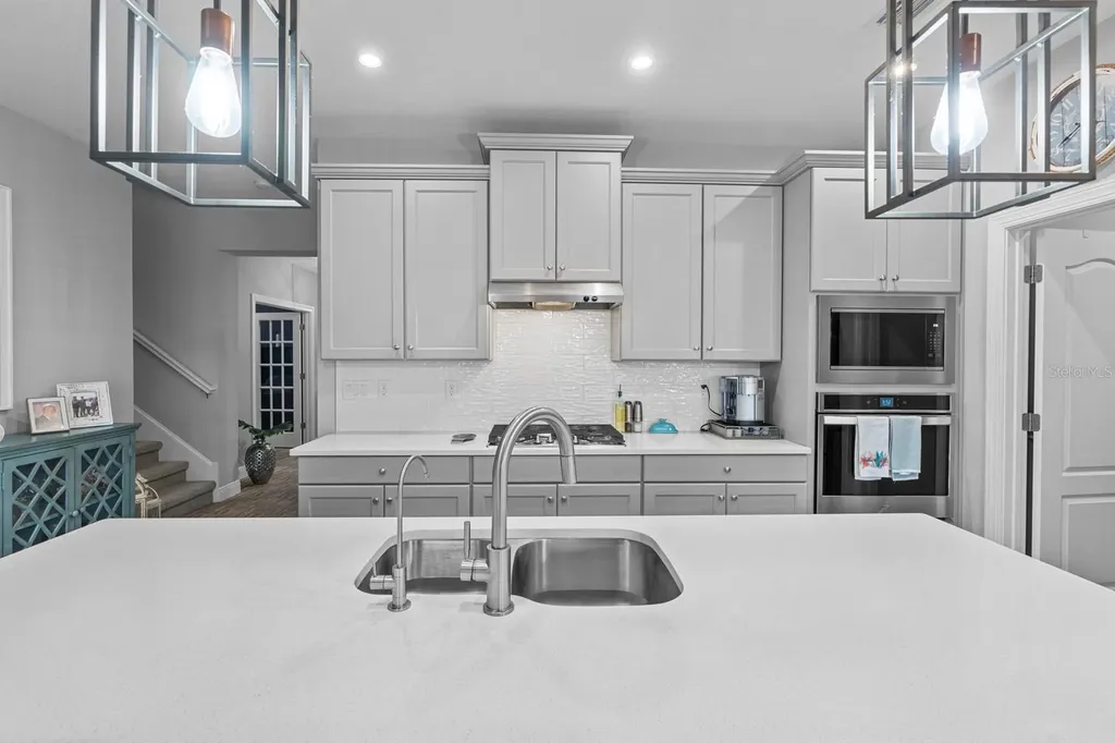 5432 Silver Sun Drive Apollo Beach FL 33572
