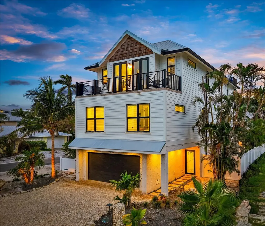 2200 Avenue B Bradenton Beach FL 34217