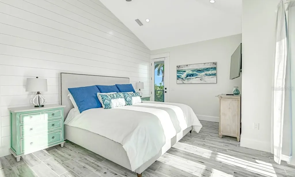 2200 Avenue B Bradenton Beach FL 34217