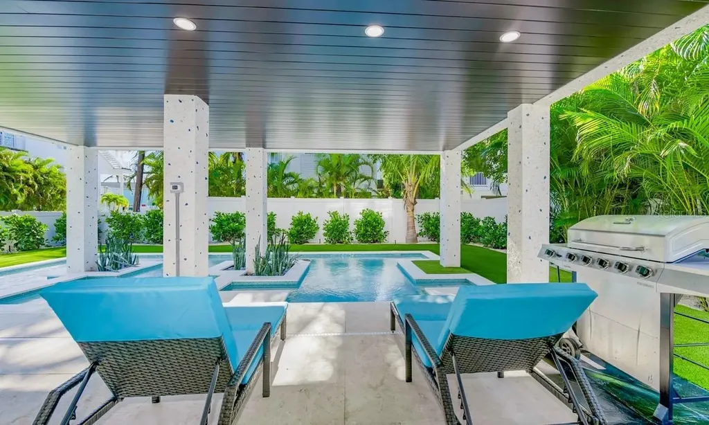 2200 Avenue B Bradenton Beach FL 34217