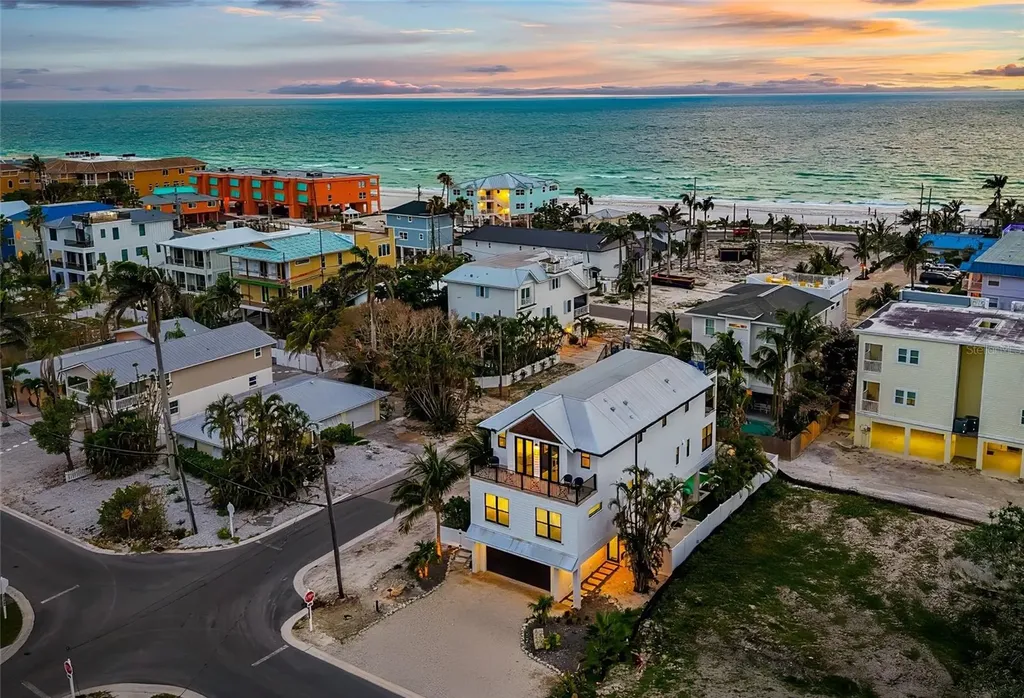 2200 Avenue B Bradenton Beach FL 34217