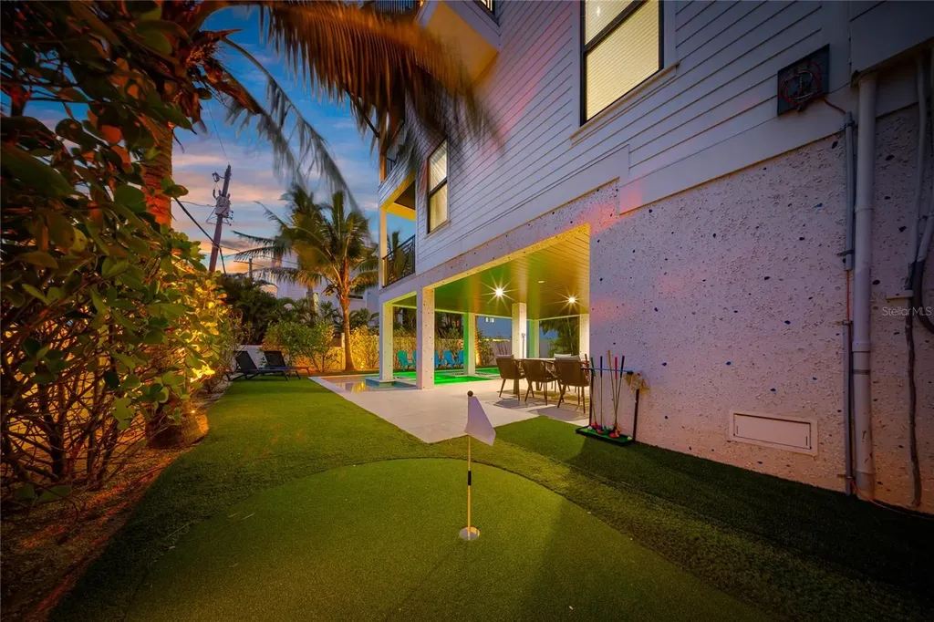 2200 Avenue B Bradenton Beach FL 34217