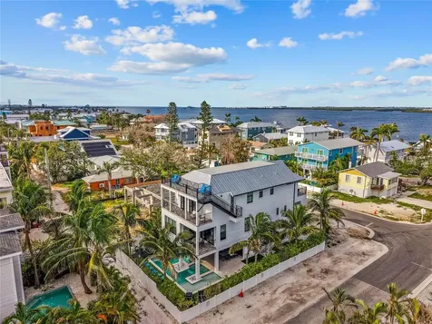 2200 Avenue B Bradenton Beach FL 34217
