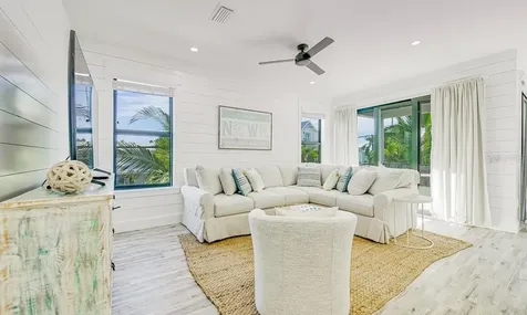 2200 Avenue B Bradenton Beach FL 34217
