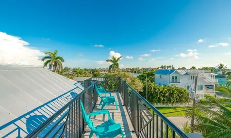 2200 Avenue B Bradenton Beach FL 34217