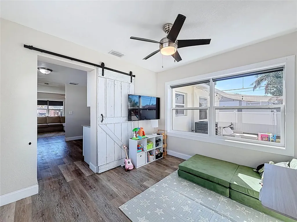 2625 19th Street S St Petersburg FL 33712