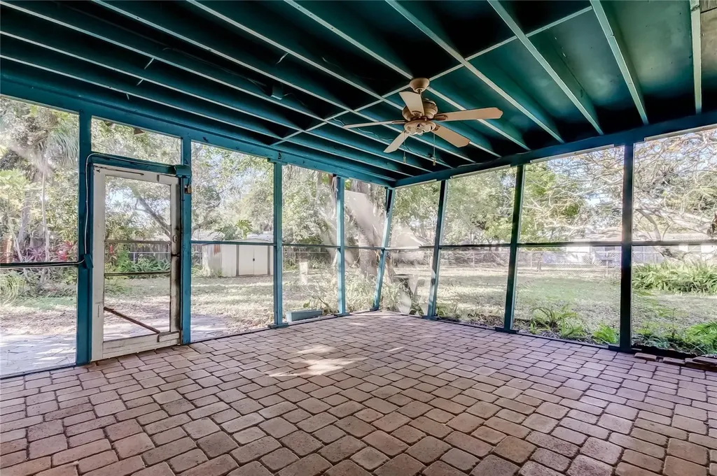 8171 37th Avenue N St Petersburg FL 33710